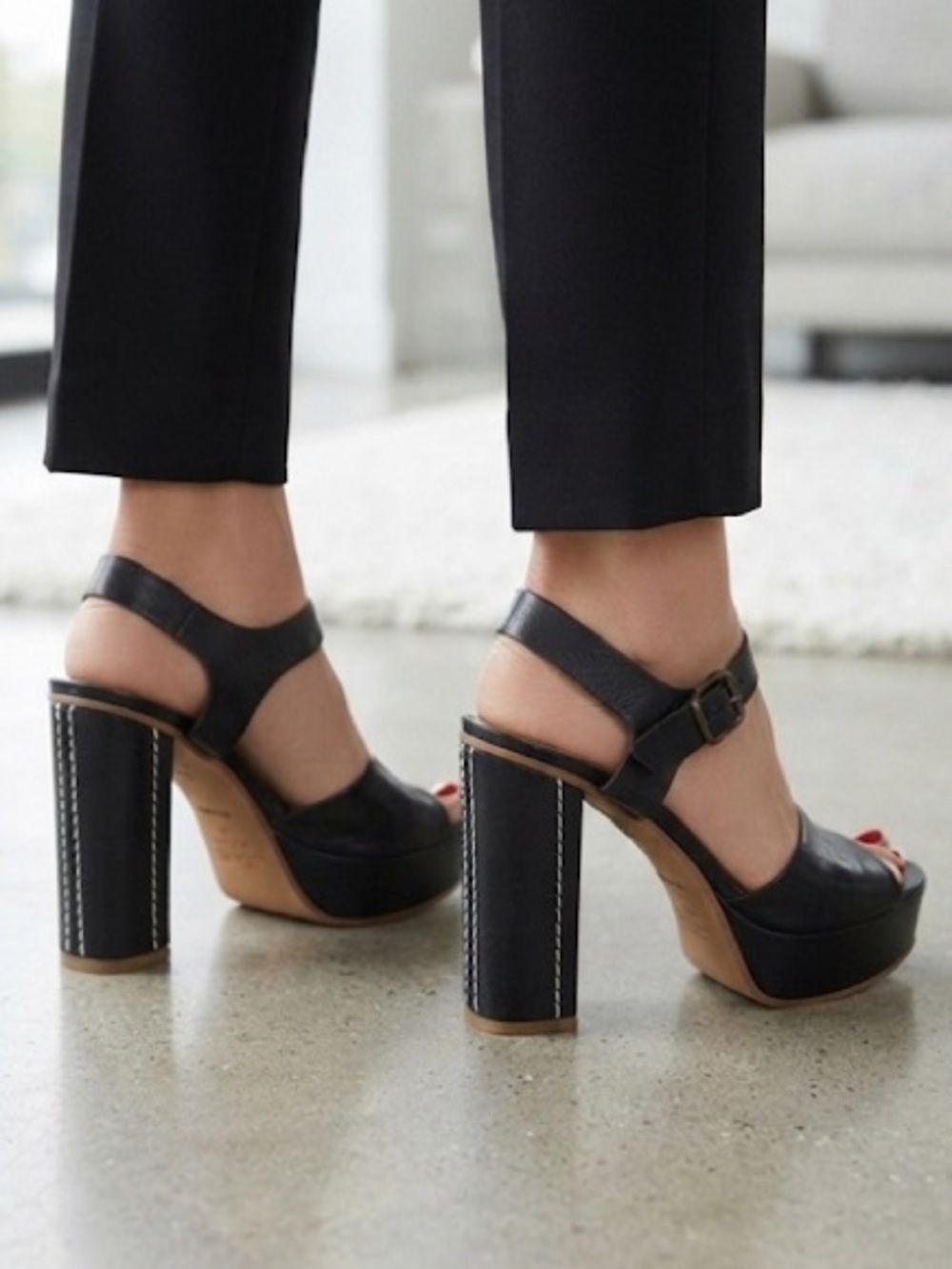 Zinda Black Leather Platform Heels Size 8.5 Contrast Stitching Stacked Heel